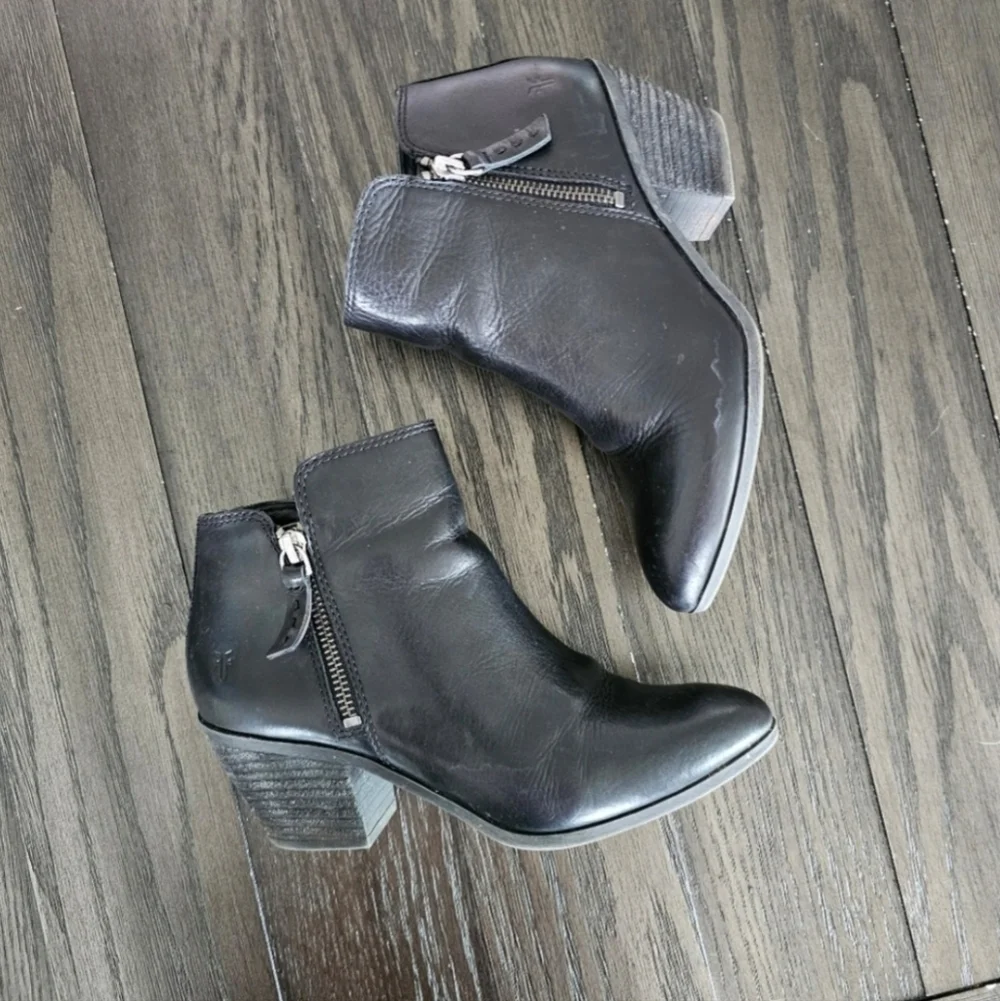 Frye Judith Double Zip Ankle Boots Size 6